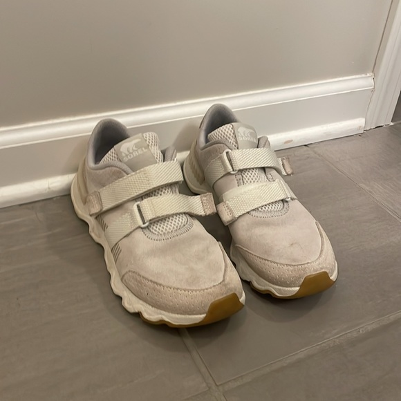 Sorel white tennis shoes - Picture 2 of 4